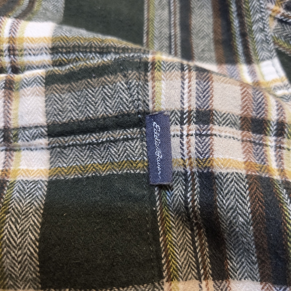 Eddie Bauer Classic Green Plaid Men's Button-Up Shirt Size XL Lumberjack - Picture 2 of 9